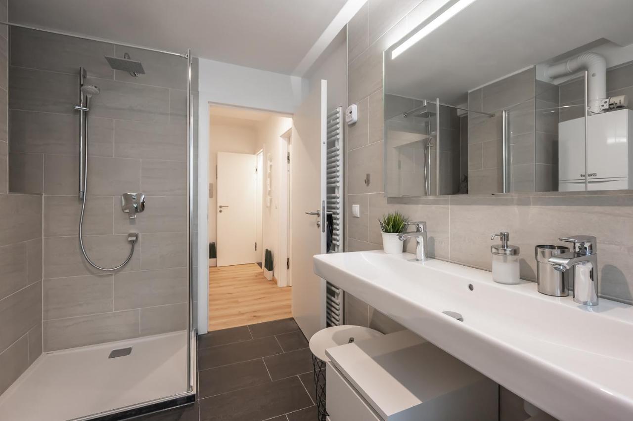 Modern City Center Apartment Виена Екстериор снимка
