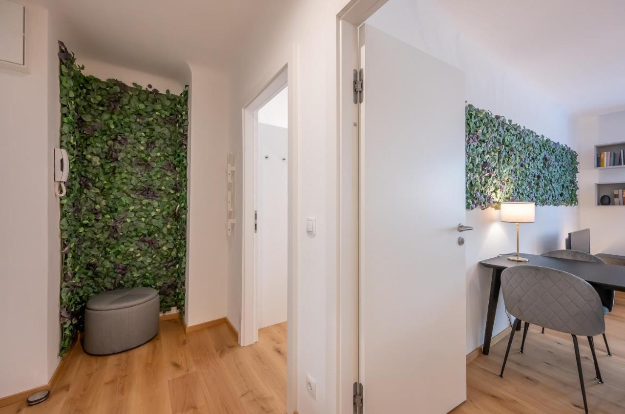 Modern City Center Apartment Виена Екстериор снимка