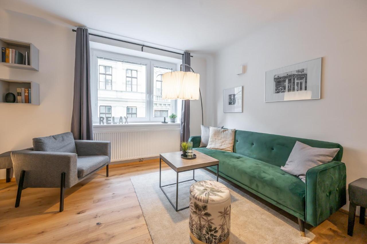 Modern City Center Apartment Виена Екстериор снимка